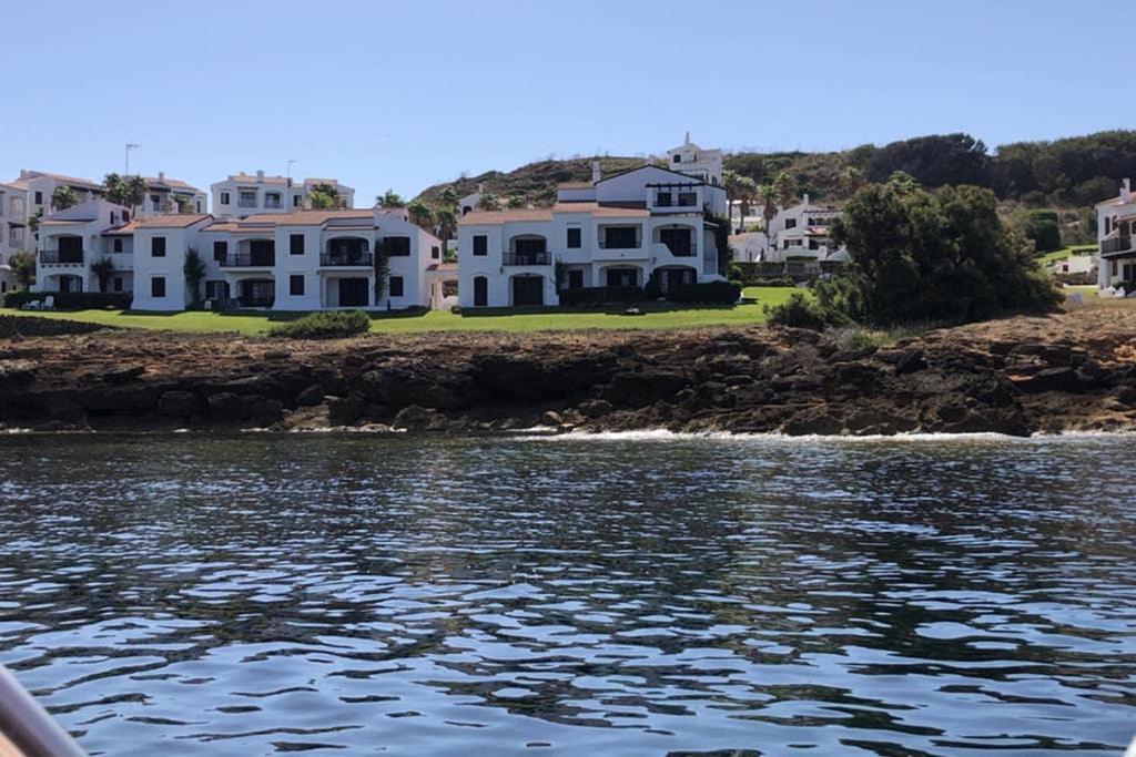 شقة Miravent Terraza Y Jardin Frente Al Mar Menorca فورنيلس المظهر الخارجي الصورة