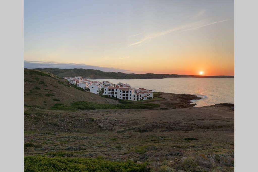 شقة Miravent Terraza Y Jardin Frente Al Mar Menorca فورنيلس المظهر الخارجي الصورة